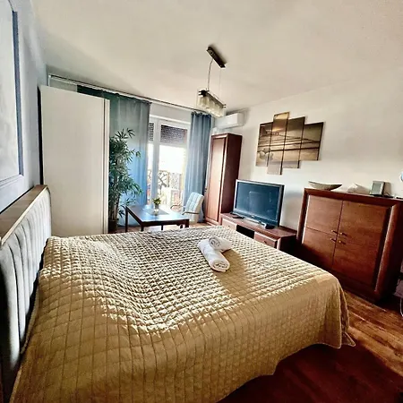 Intelliparts J Apartamento